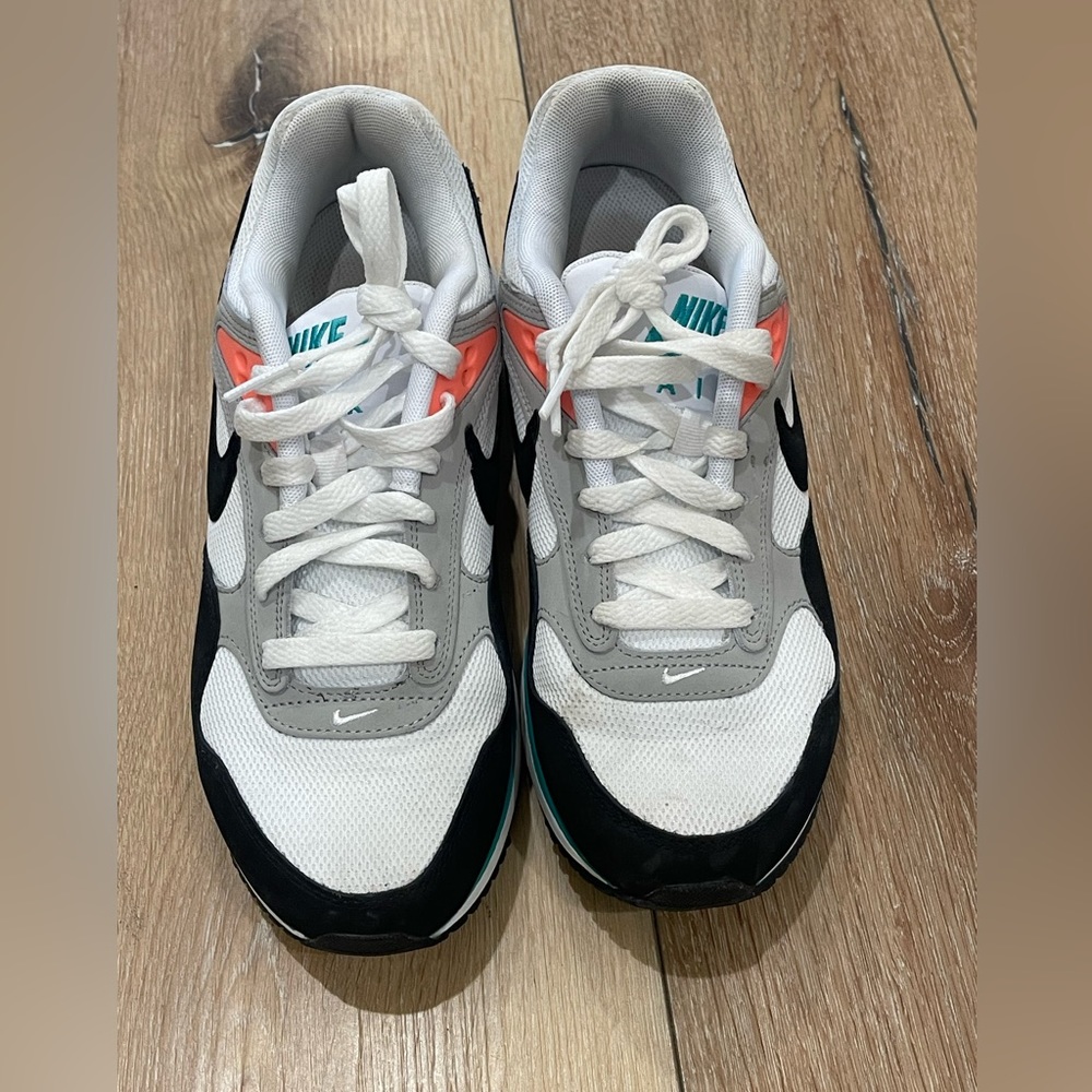 Women’s Nike Air sneakers